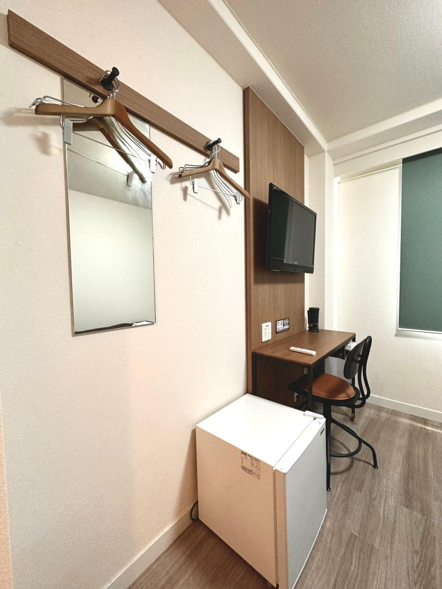 clothes rack