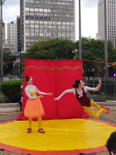 número cômico Pira e Ossildo em: Pas de Deux
