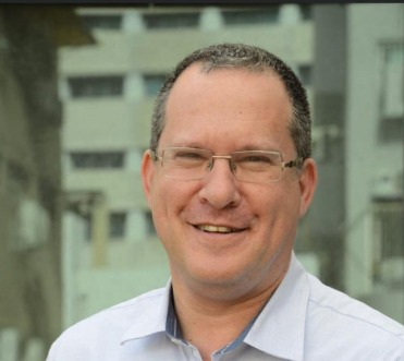 Writer: איציק אסטרייכר