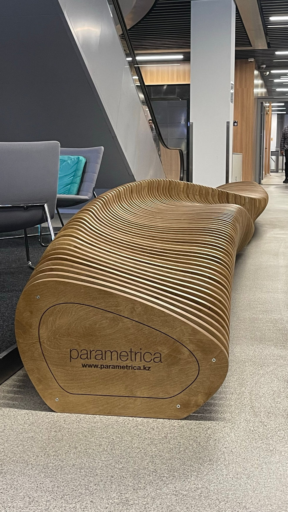 Параметрическая_скамья_длинная_выставка_астана_Parametric_bench_EXPO_2017_FL1.266_parametric_furniture_for_malls_(8).JPEG