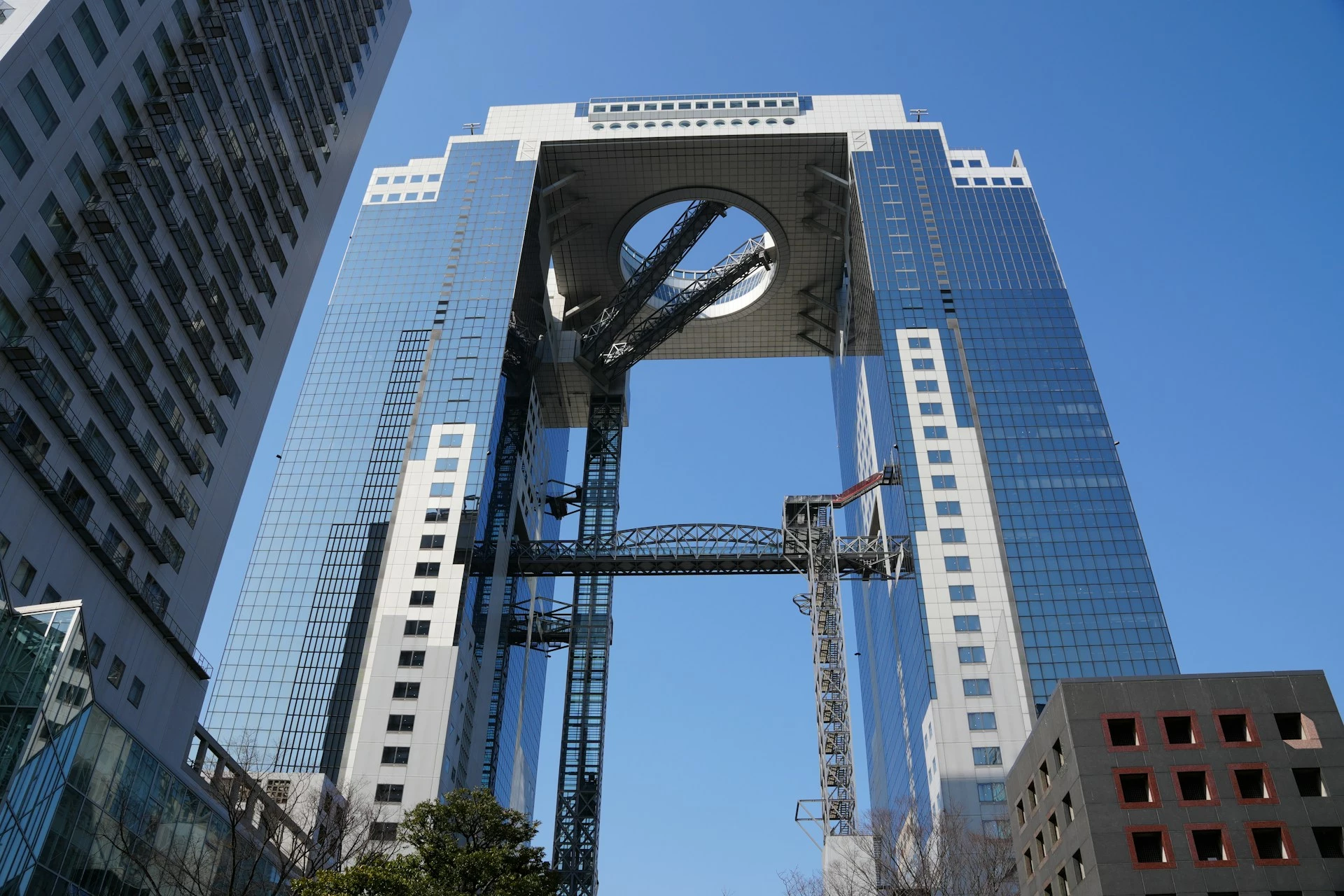 梅田藍天大廈