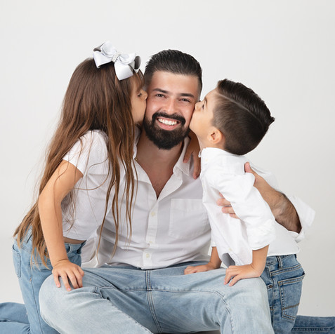 pompano beach family photographer, family photography near me, family portraits south florida, professional family photos