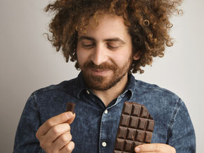 Mitos e verdades sobre o chocolate para a saúde bucal