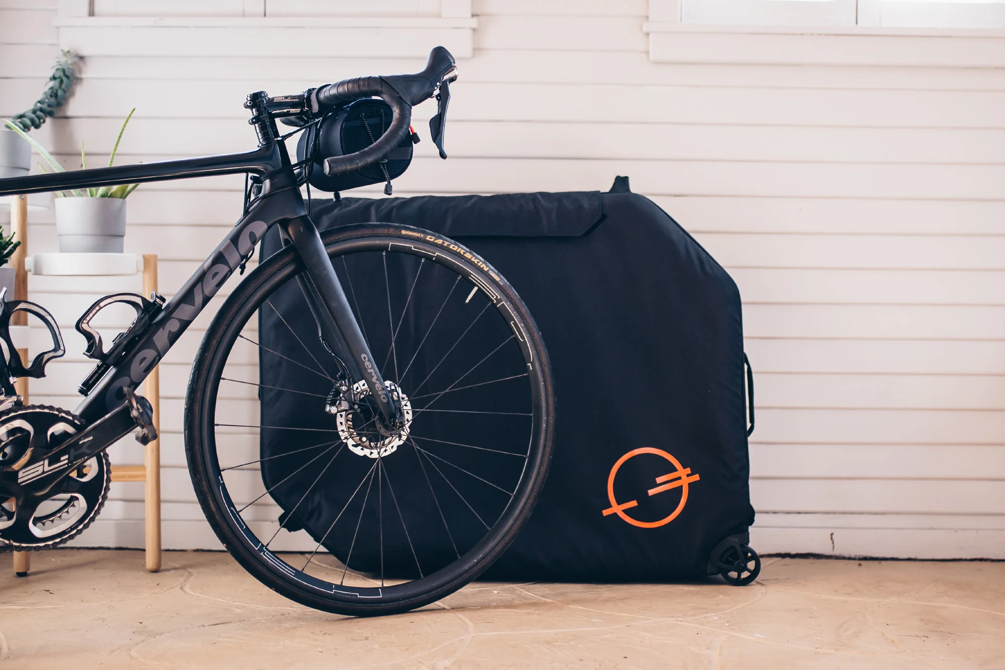 post-carry-co-transfer-case-hero-cervelo.webp