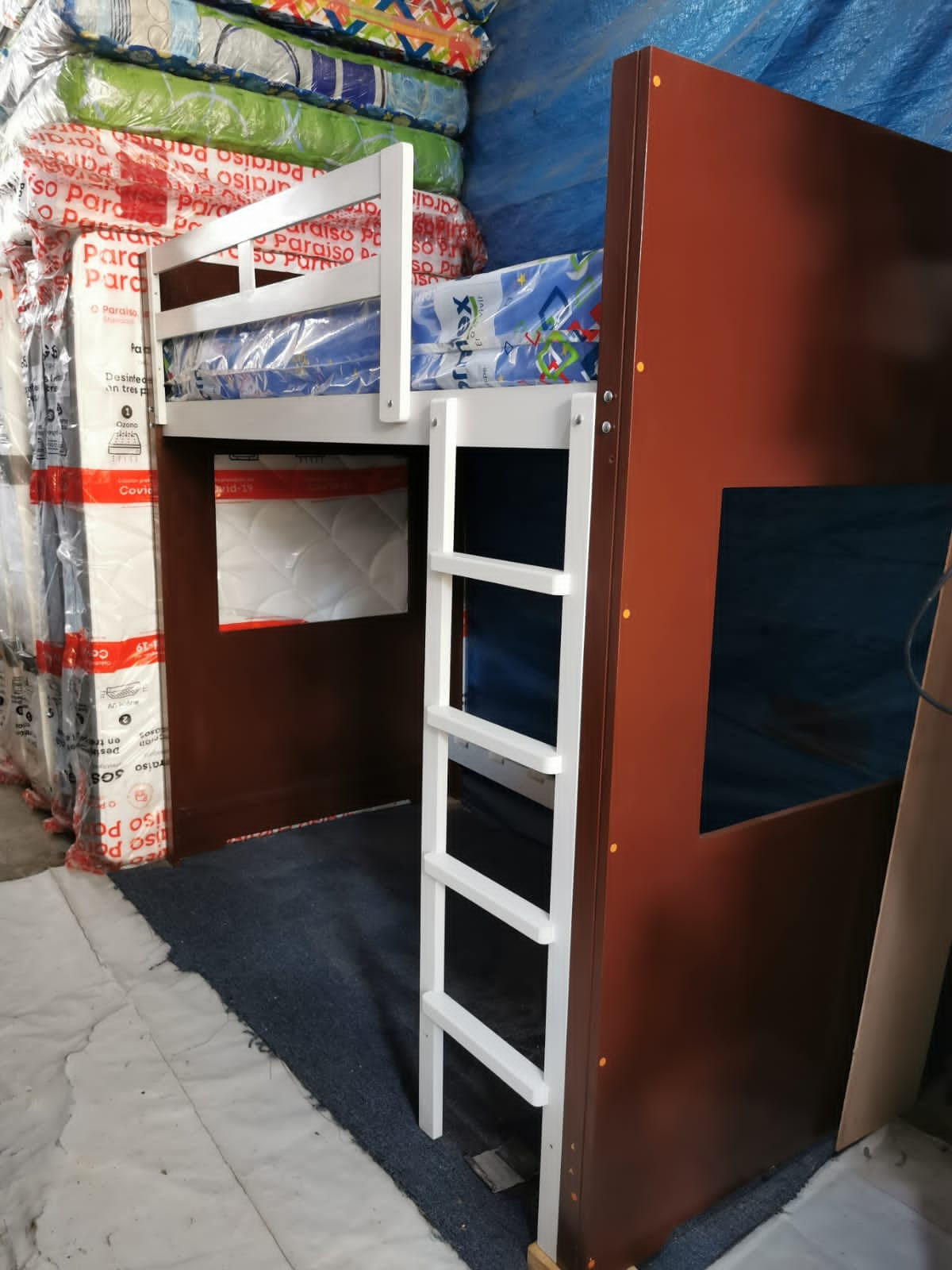 Cama Alta M3 Blanco y Marrón 1 1/2 plaza