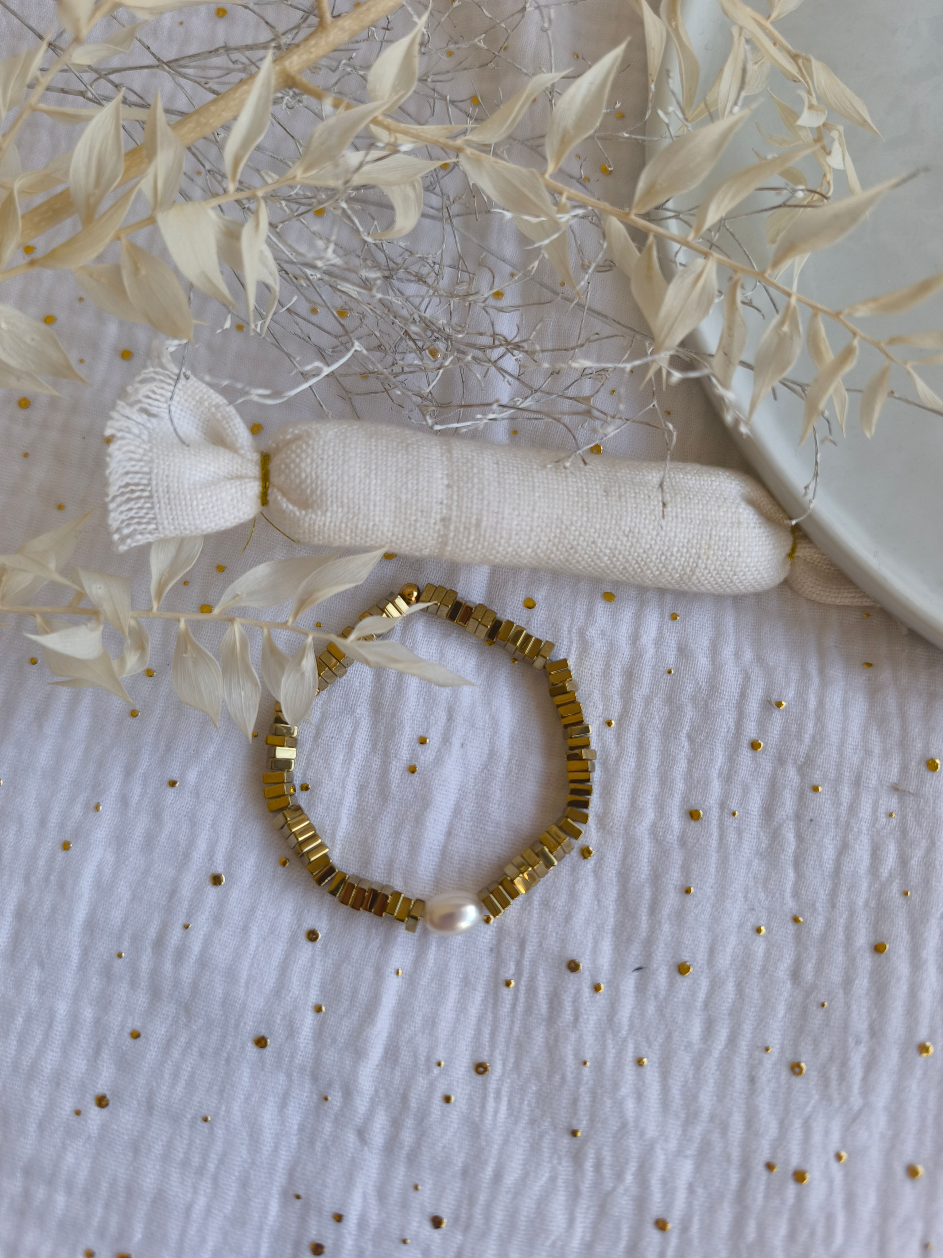 Bracelet élastique GOLDEN  hématite perles carrées