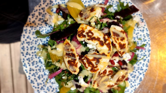 halloumi salad in the kettle