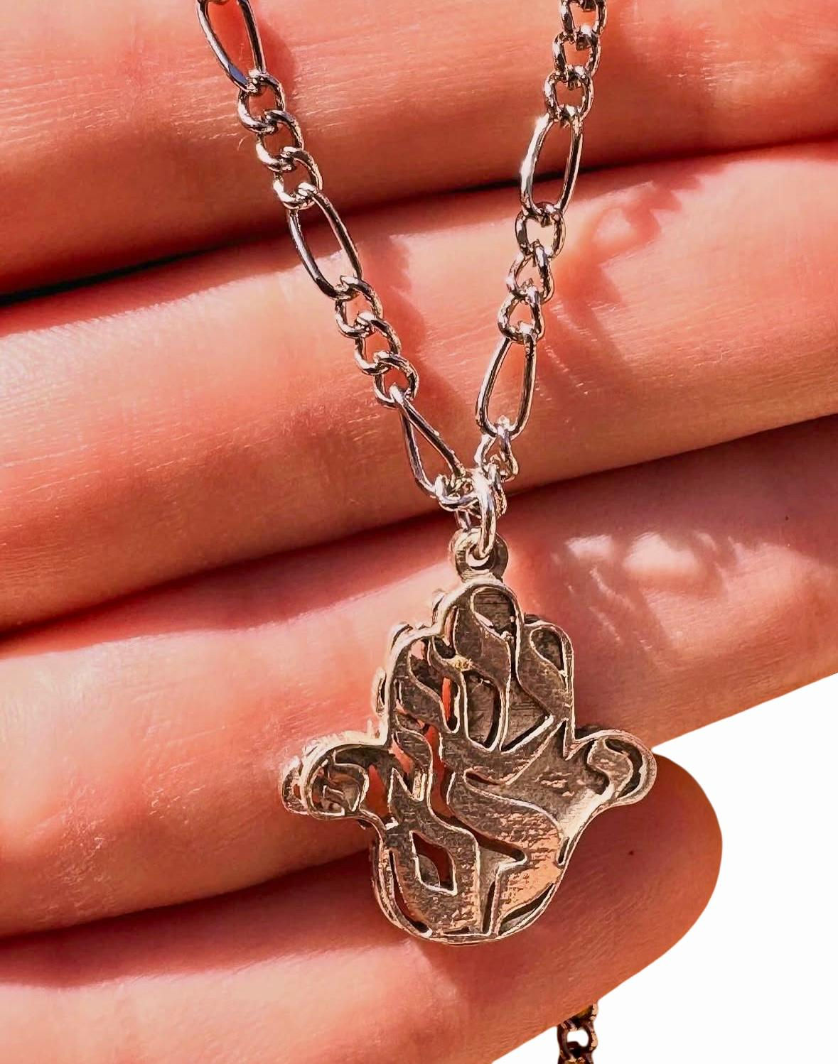 Customer creation – Personalized necklace