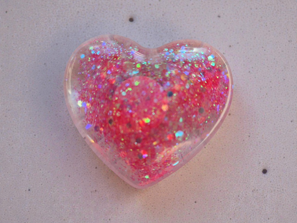 Thumbnail: Heart Magnet Chunky Glitter