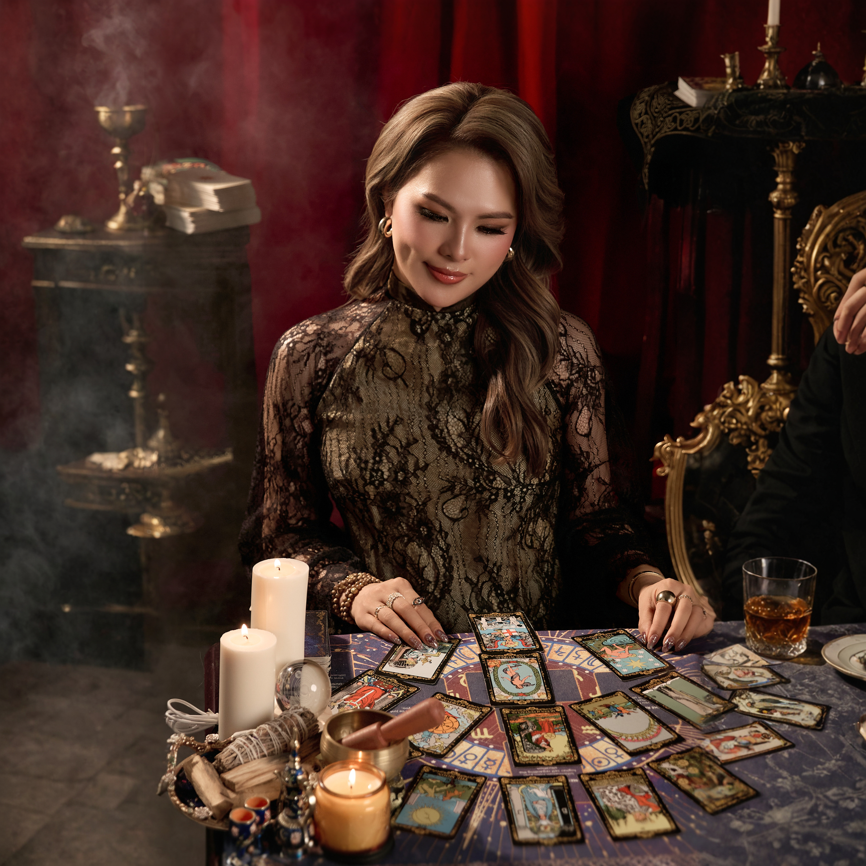 Violet Pretty Tarot Healing - Psychic in Los Angeles