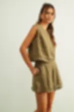 Stitch Trimmed Linen Shorts - Olive