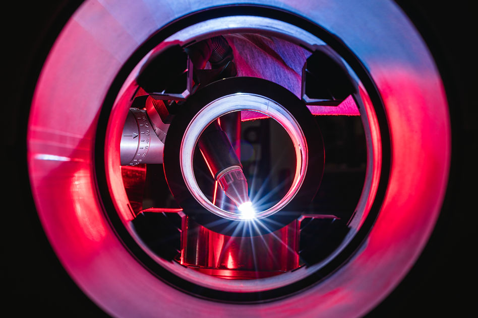 Fotografia industriale componenti per sistemi del vuoto in produzione