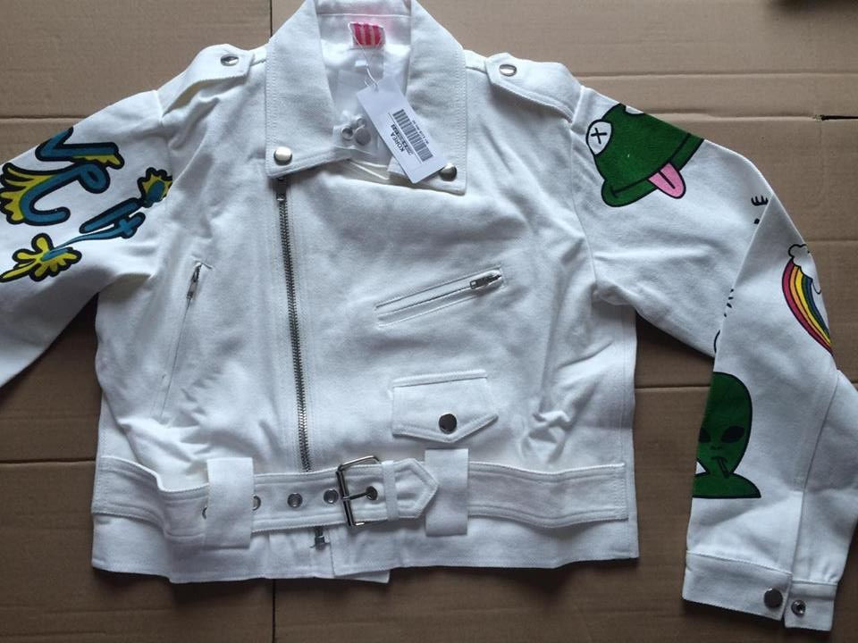 Thumbnail: Jaqueta branca desenhos