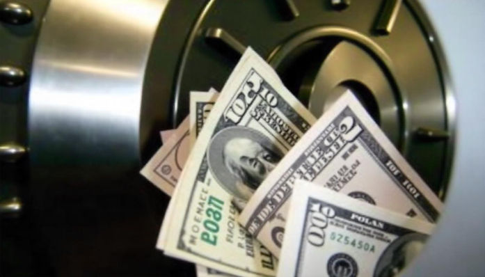 Man Bungles Successful Bank Robbery after Leaving Prints on Ransom Note