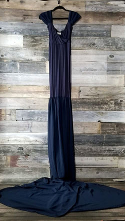 navybluemonroegownco.