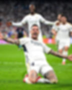 LE REAL RANGE SES ARMES DANS UN GRAND ARSENAL