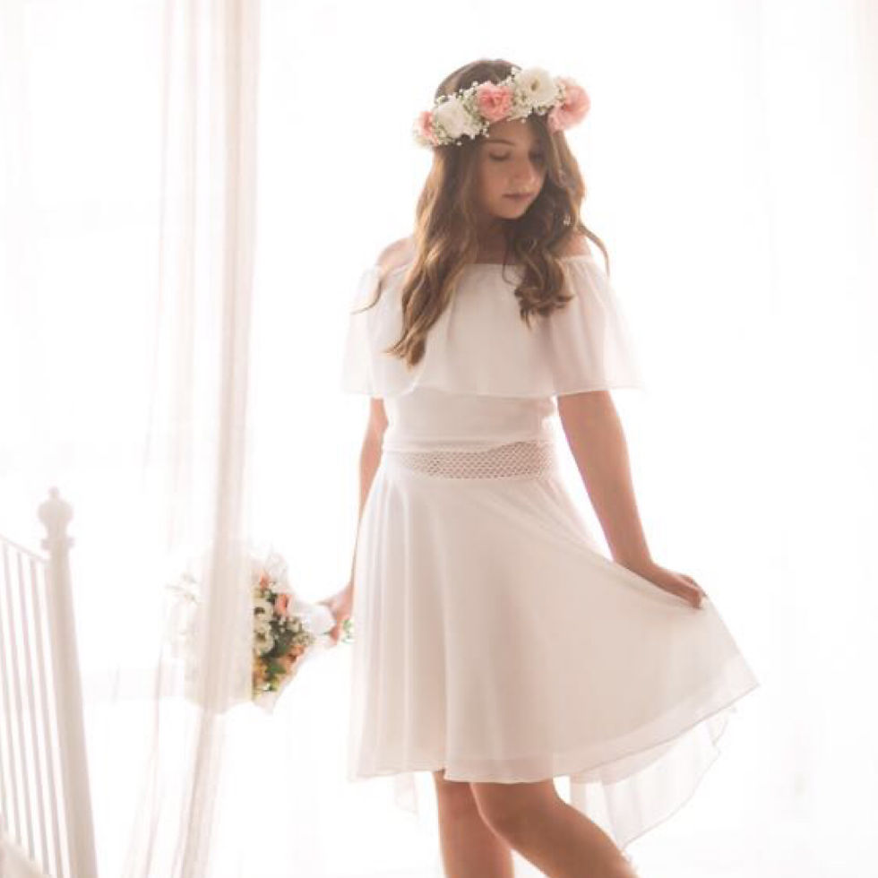 חצאית שיפון עם שובל וחולצת כתפיים