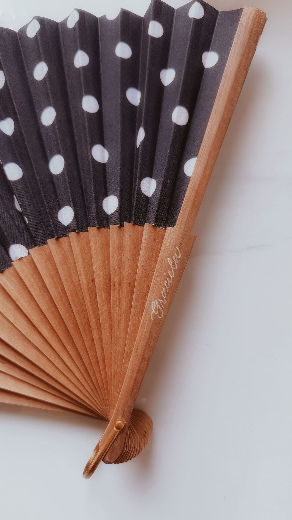 Handgravur auf Holz, Kalligraphie, Personalisierung ,live events, corporate gifting