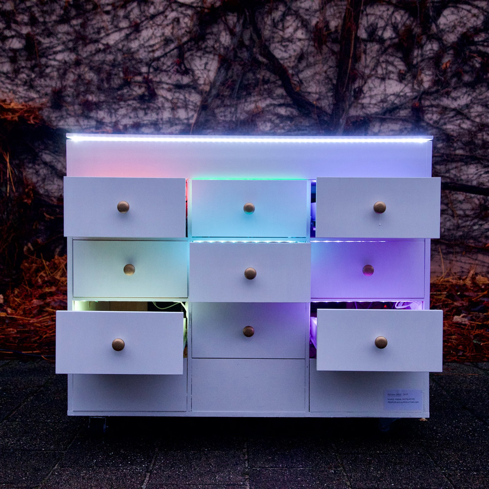 (c)_Beate_C._Koehler_moving_cube_2021.12.12 - 17.jpeg