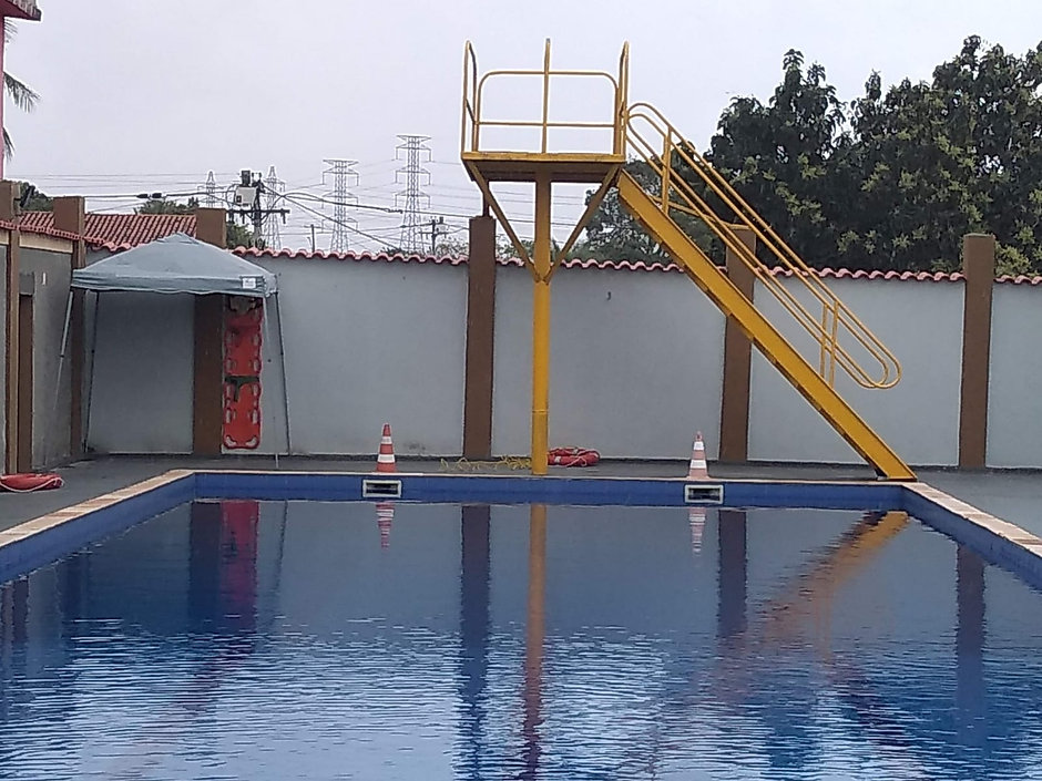 piscinaAzemut.jpeg