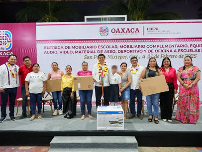 Gobierno de la Primavera Oaxaqueña fortalece la educación en la Costa con equipamiento a escuelas