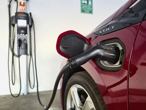 California reconsidering 2035 electric vehicle sales mandate