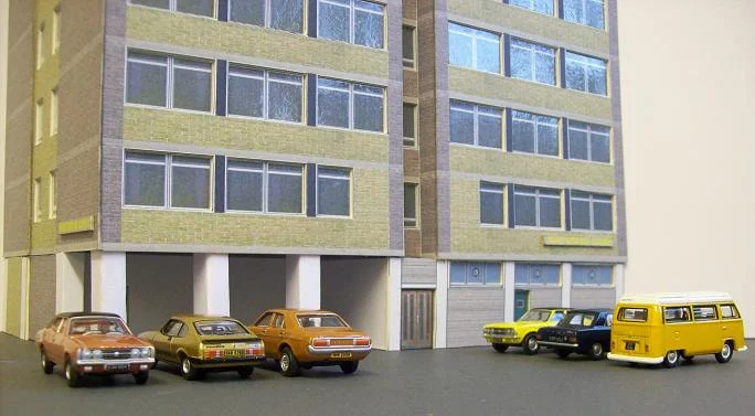 FLATS Half relief block of flats 1/76 | Kingsway Models