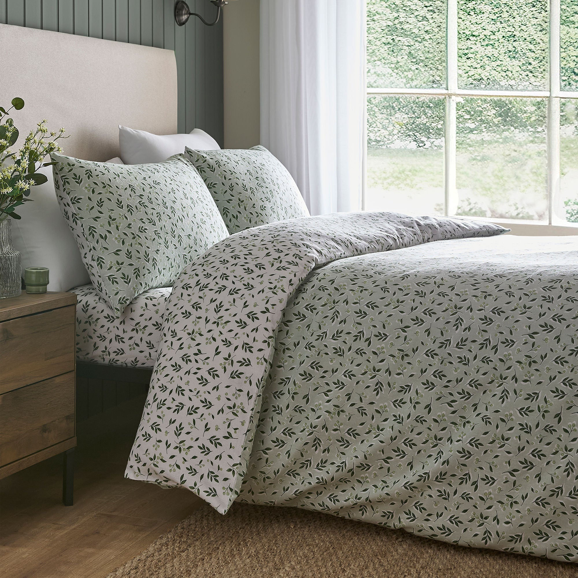 Dreams & Drapes - Falling Leaf - Duvet Cover Set - Green - Single