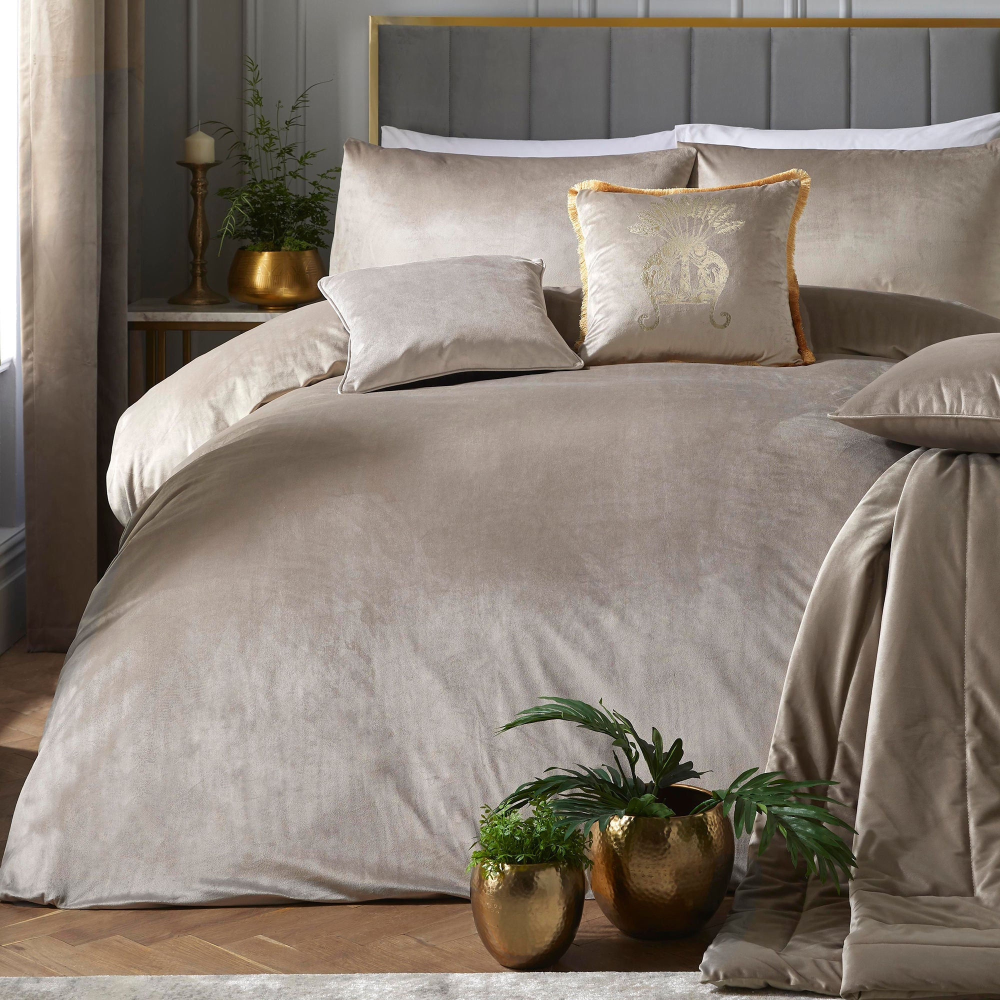 Laurence Llewelyn-Bowen - Montrose - Duvet Cover Set - Linen - Double