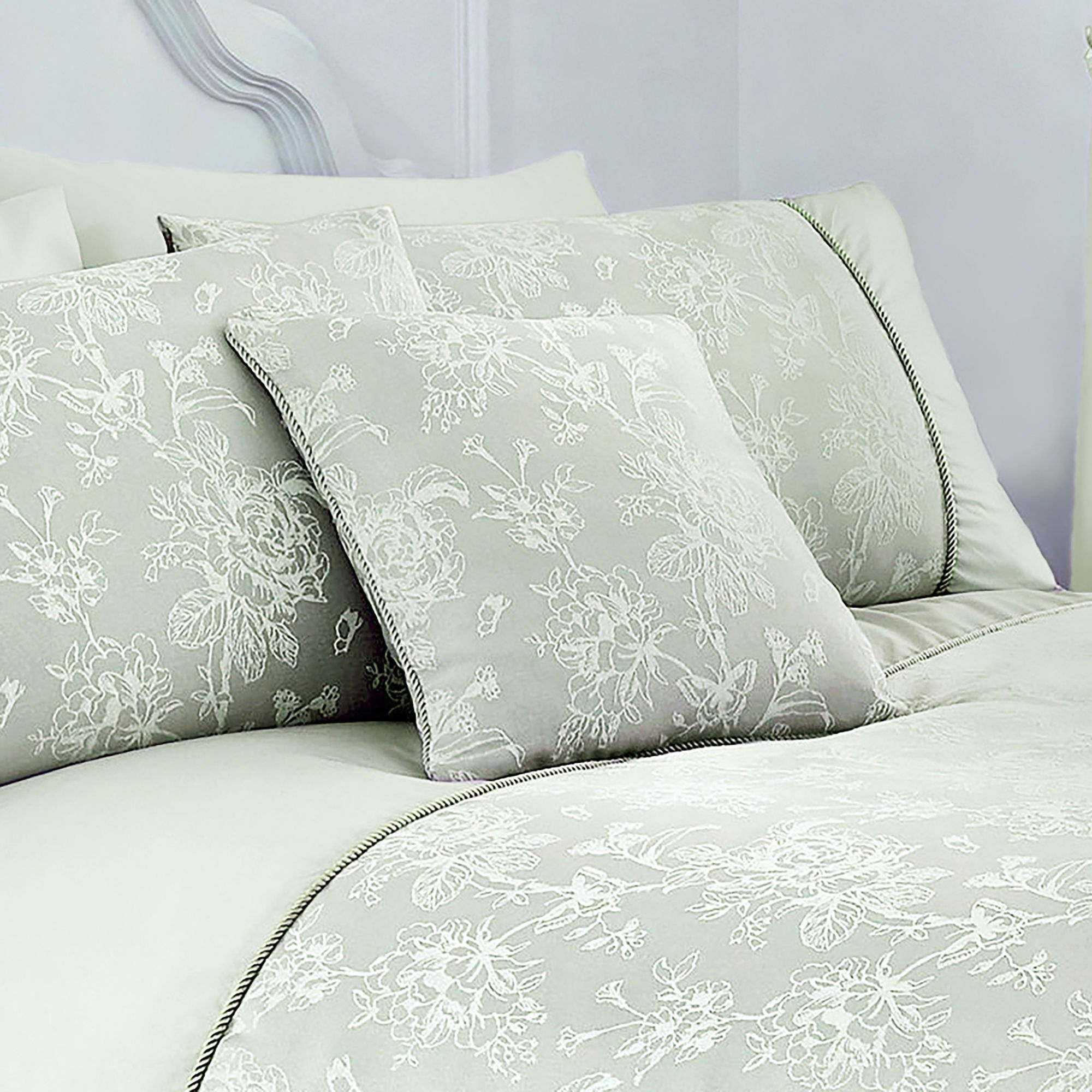 Dreams & Drapes - Jasmine - Filled Cushion - Green - 43x43cm
