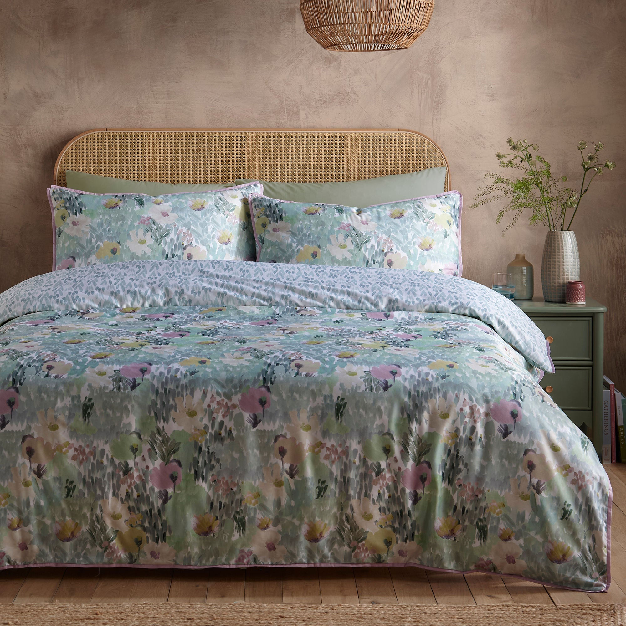 Appletree - Abstract Floral - Duvet Cover Set - Green - Super-King