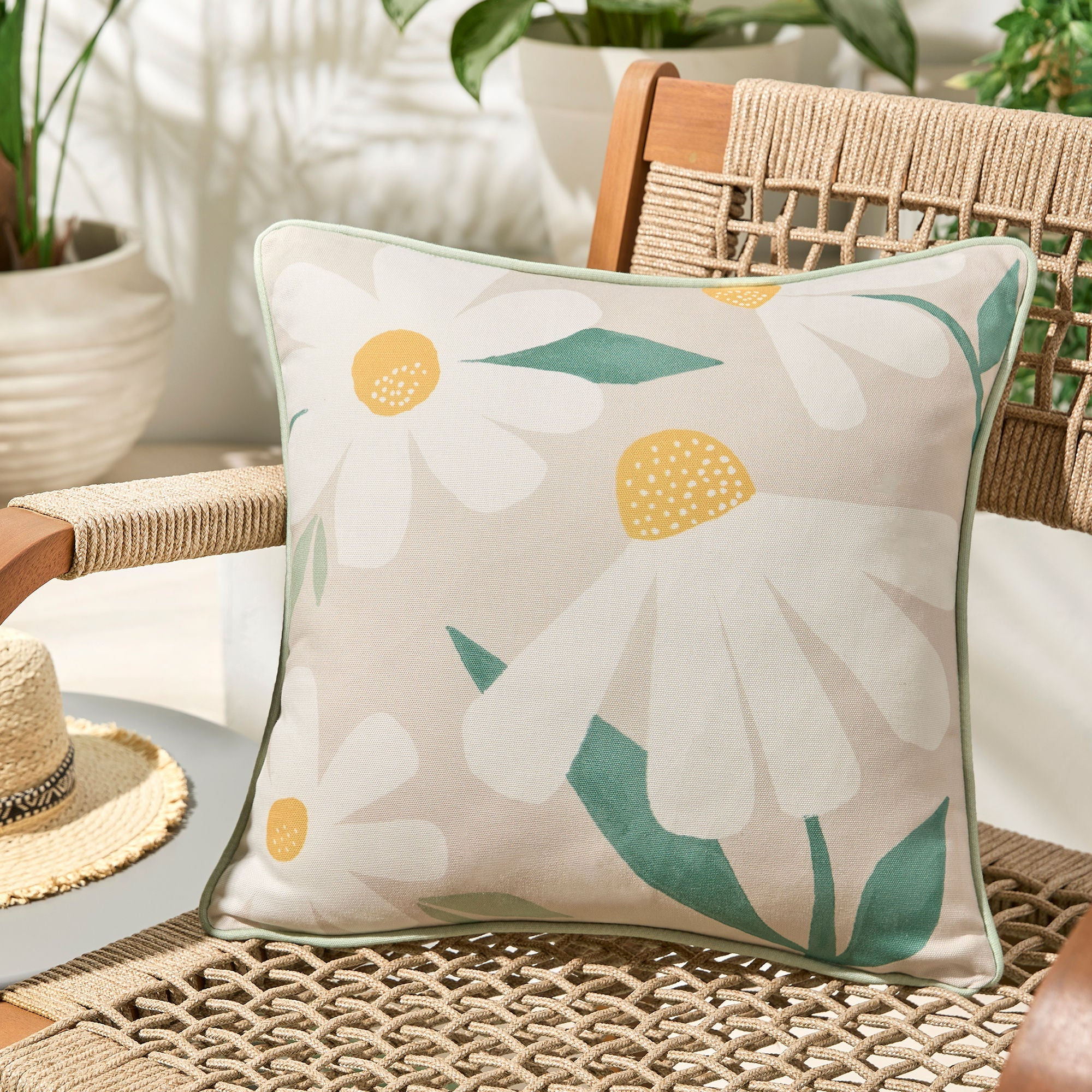 Fusion - Daisy - Filled Cushion - Natural - 43x43cm