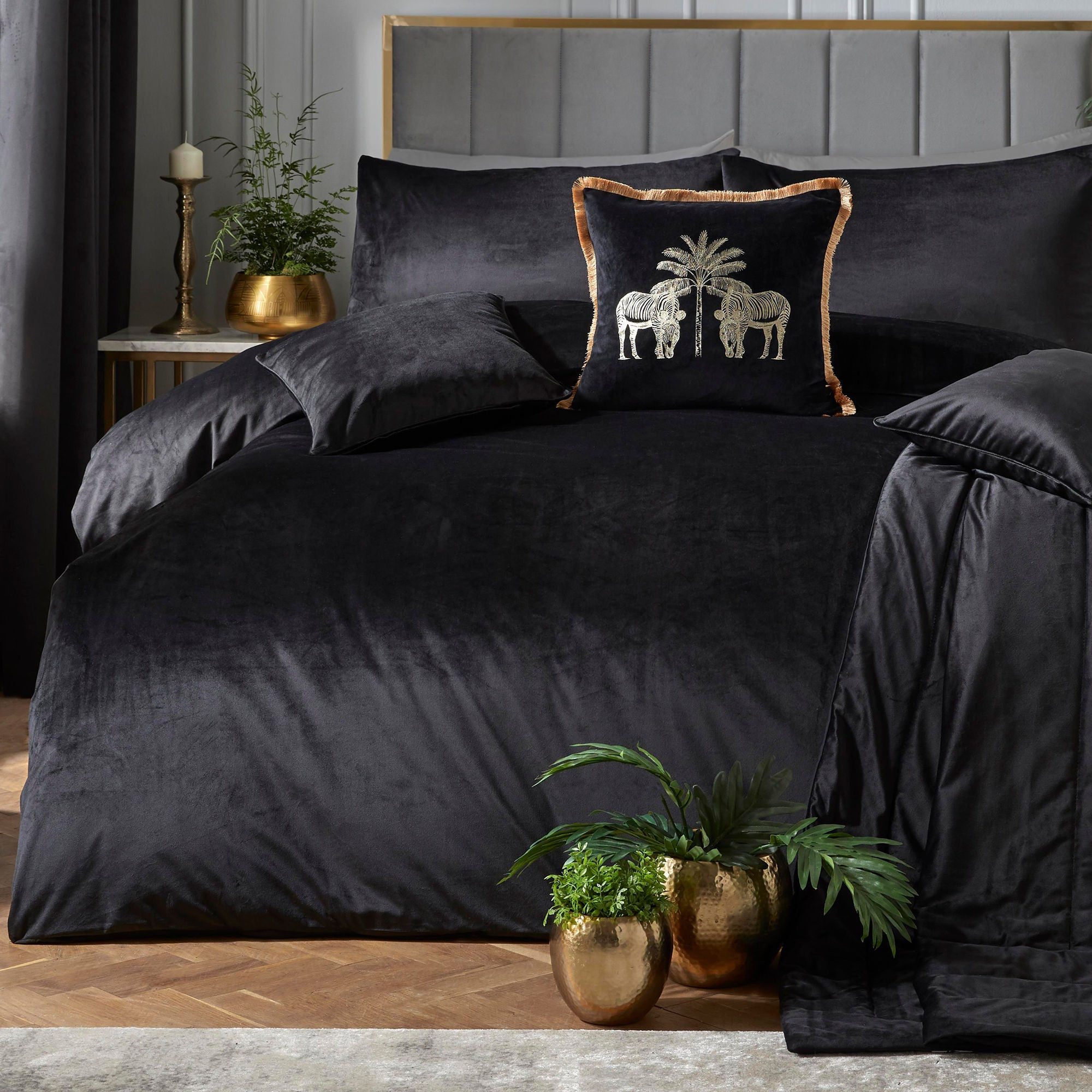 Laurence Llewelyn-Bowen - Montrose - Duvet Cover Set - Black - Double