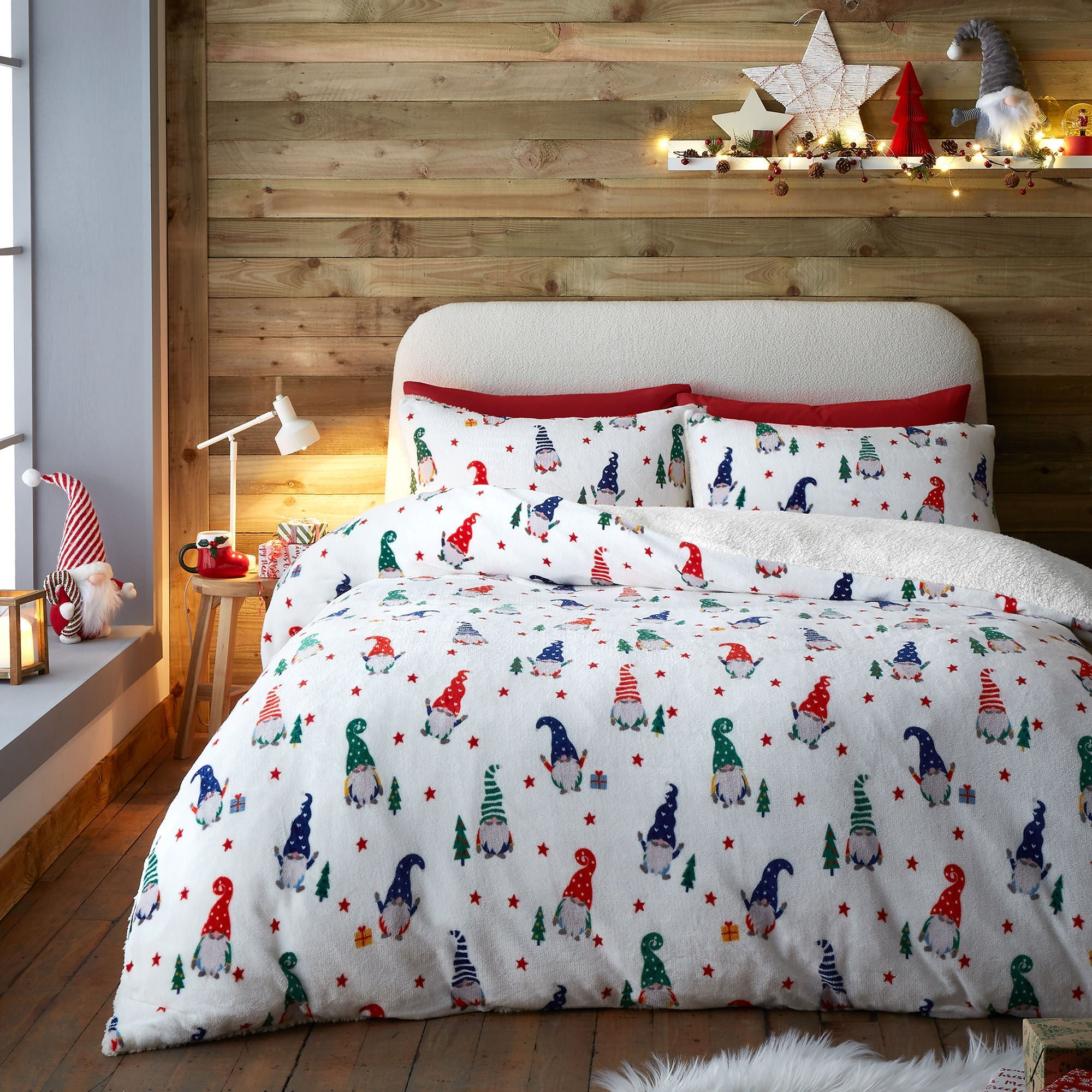 Fusion - Festive Gonks - Duvet Cover Set - Red - King