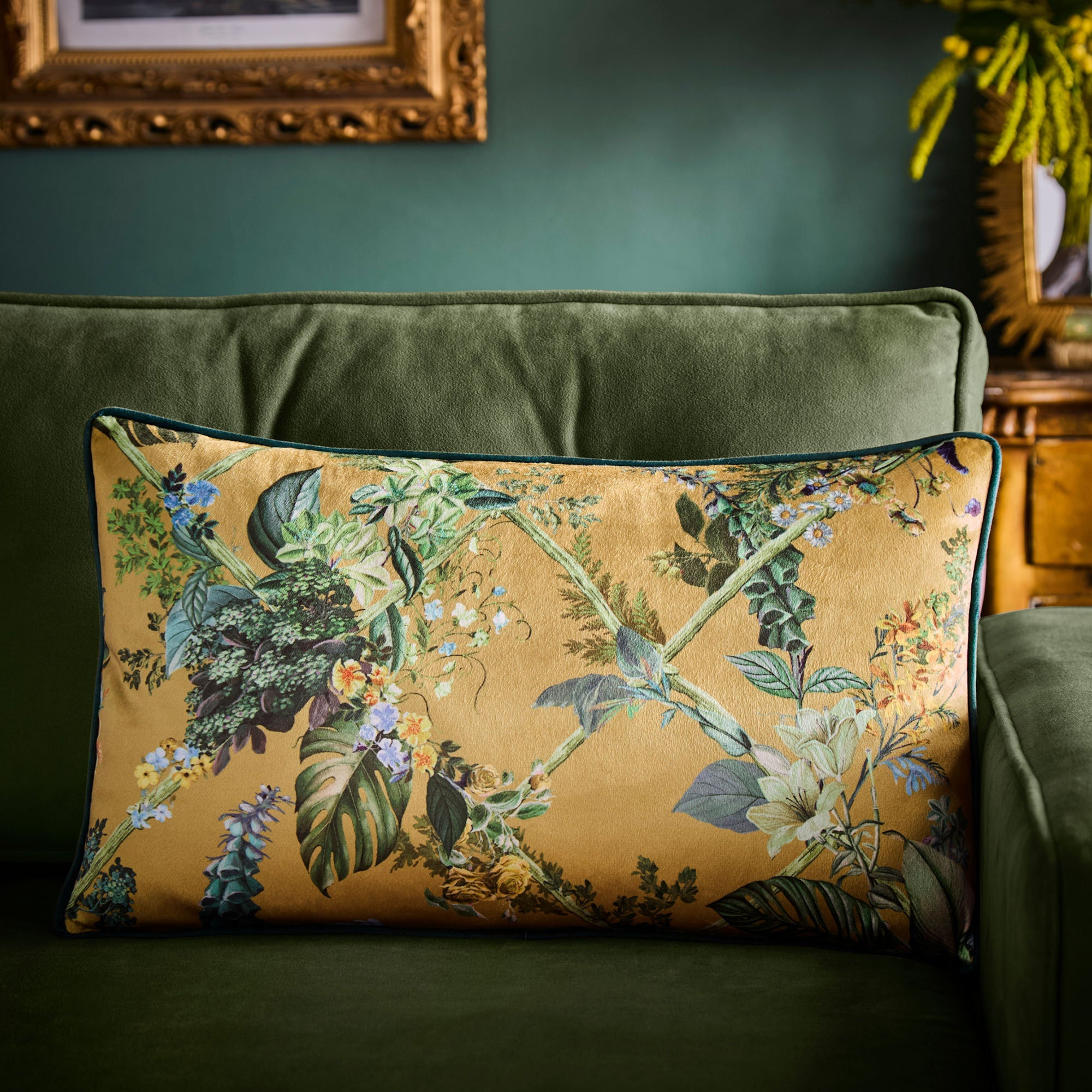 Laurence Llewelyn-Bowen - Cotswold Fantasia Dawn - Cushion Cover - Gold - 30x50c