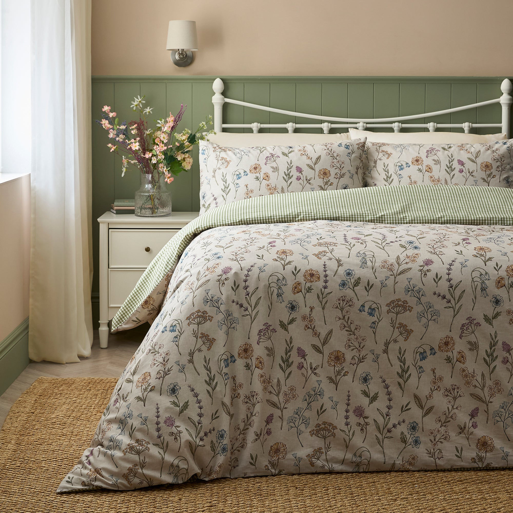 Dreams & Drapes - Meadow Floral - Duvet Cover Set - Multi - Single