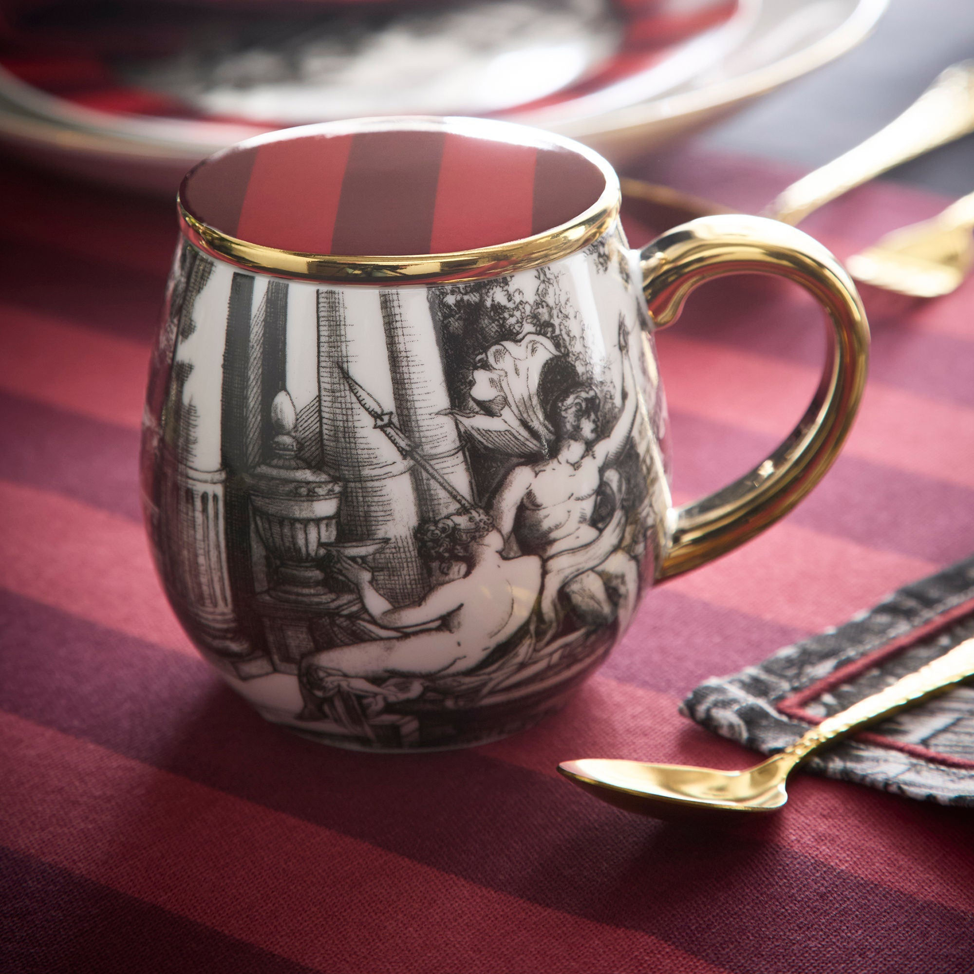 Laurence Llewelyn-Bowen - Festivo Mug with Lid in Multicolour