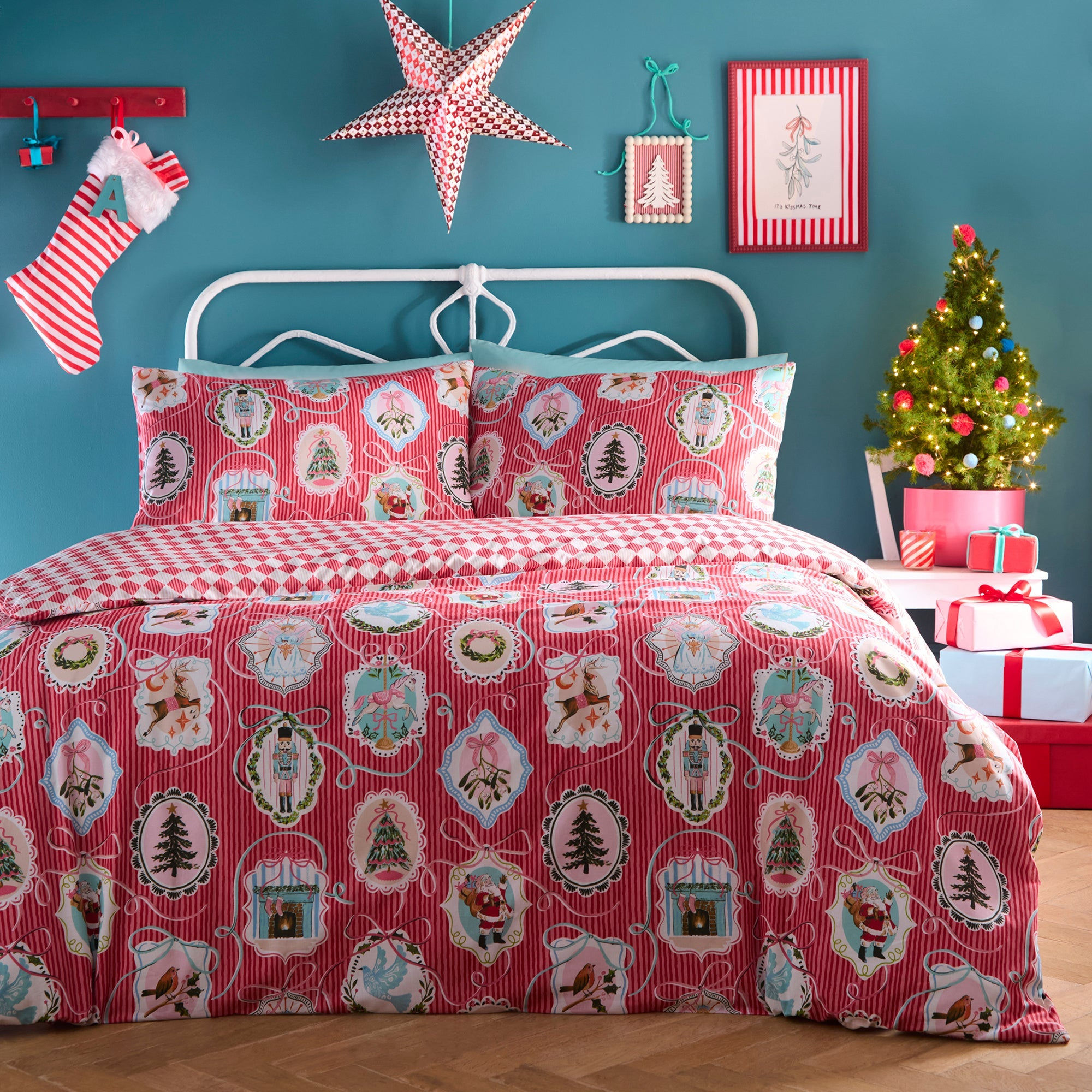 Fusion - Christmas Vintage Frames - Duvet Cover Set - Red - Super-King