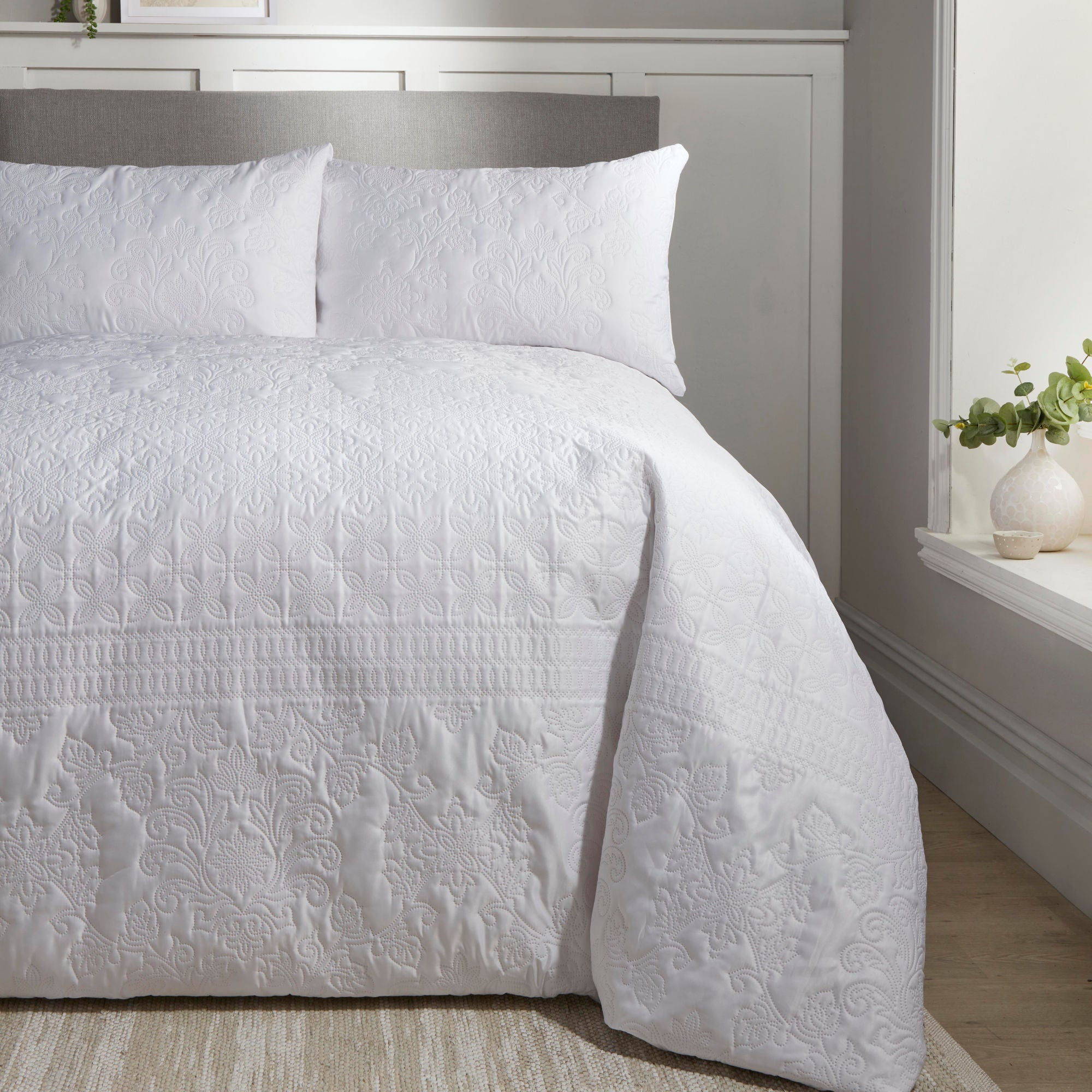 Serene - Avery Stripe - Duvet Cover Set - White - Double