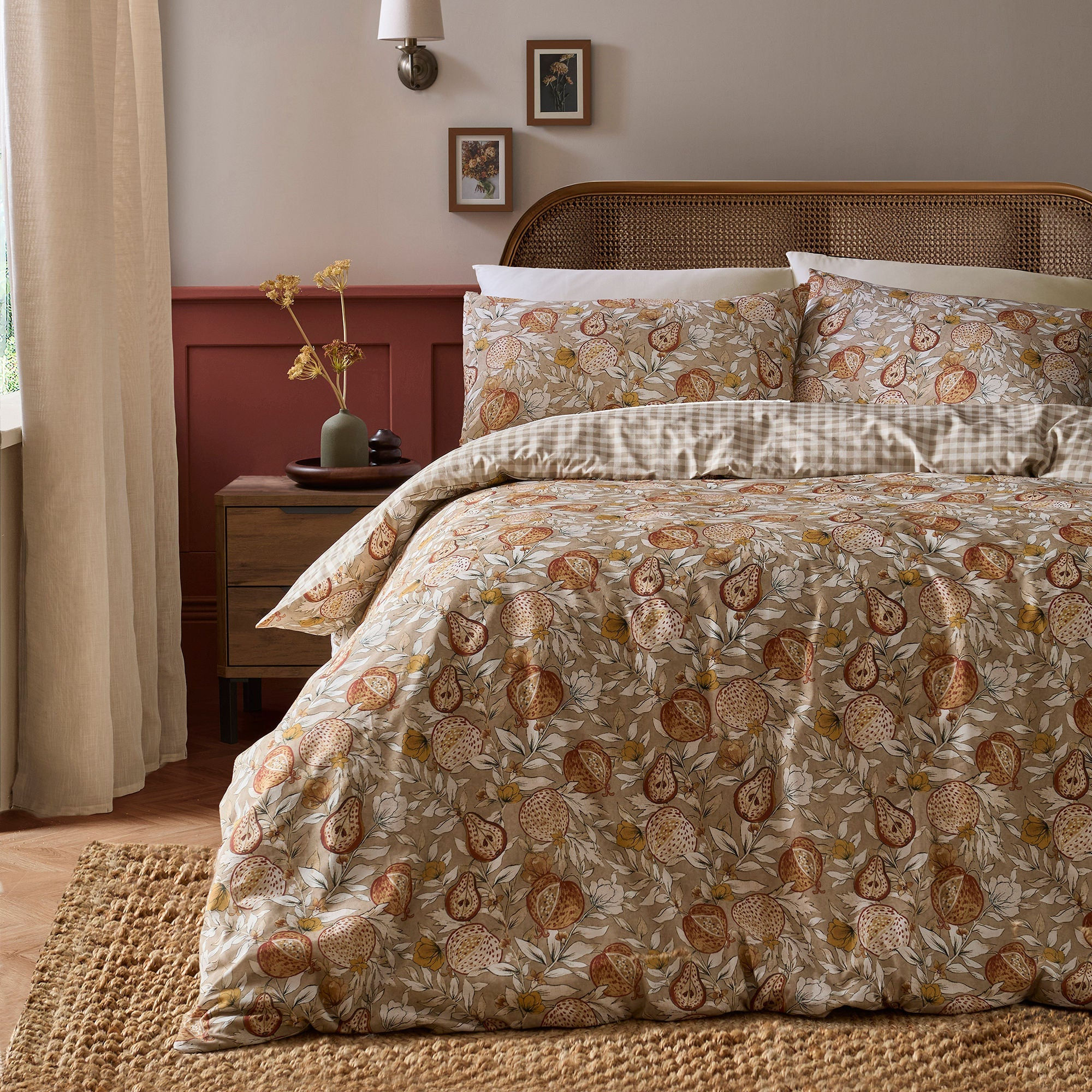 Dreams & Drapes - Orchard Pears - Duvet Cover Set - Natural - Super-King