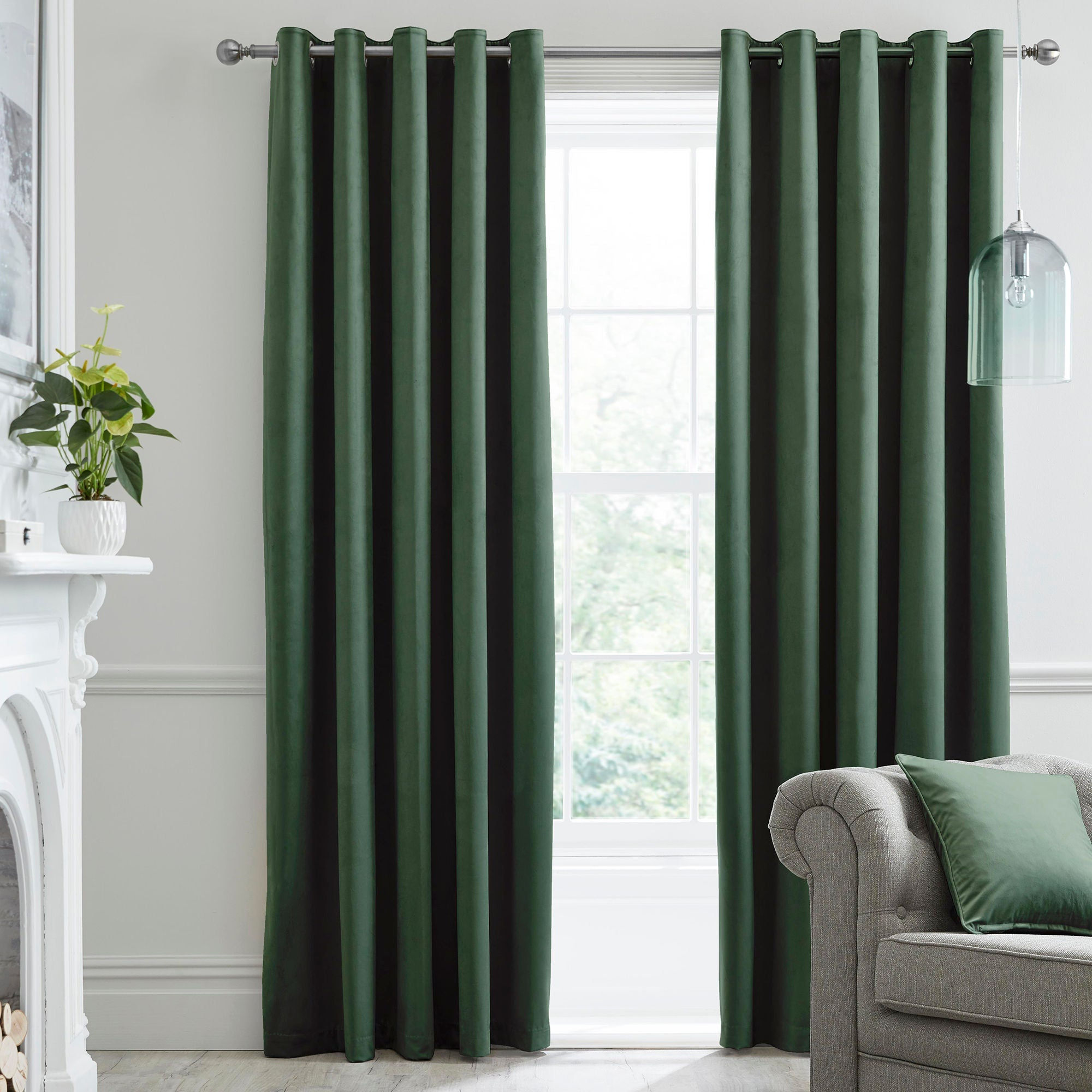 LLB - Montrose - Eyelet Curtains - Bottle Green - 66 x 54in