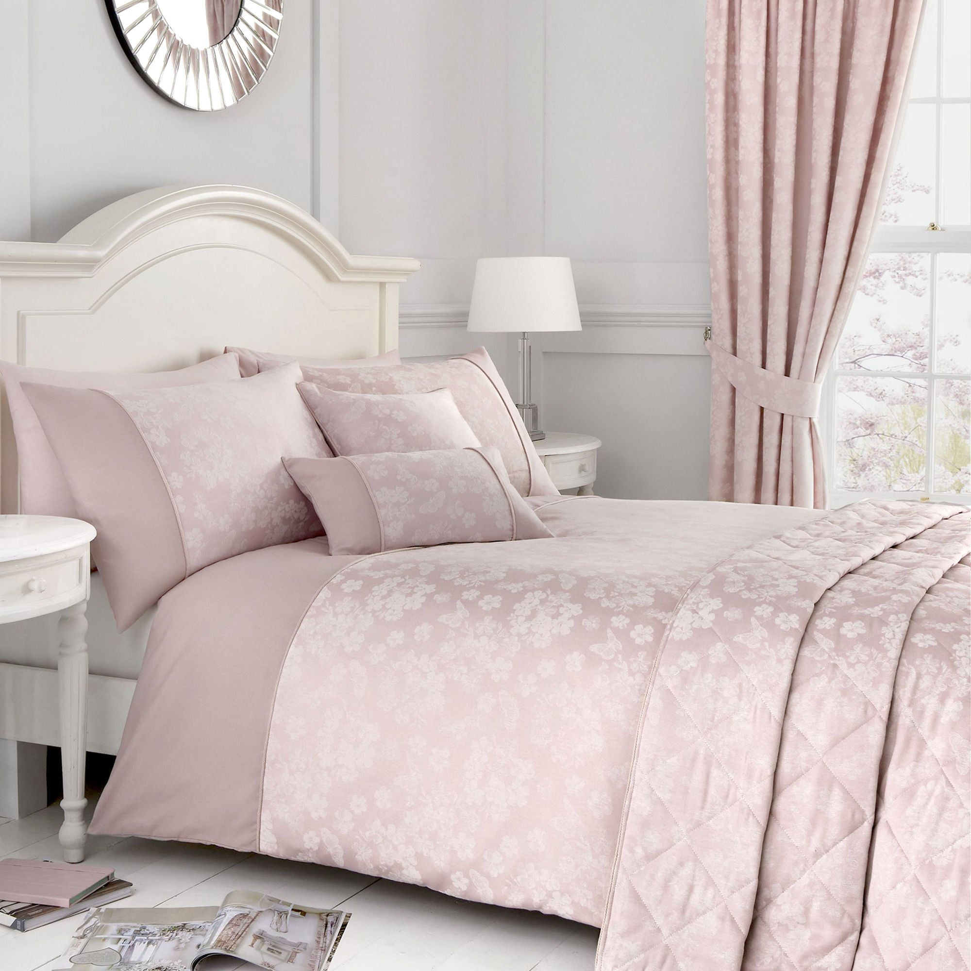 Dreams & Drapes - Blossom - Duvet Cover Set - Blush
