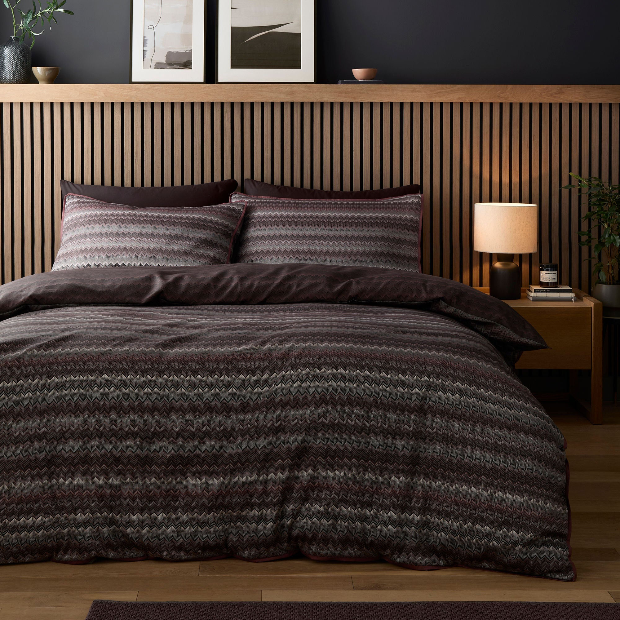 Appletree - Chevron Stripe - Duvet Cover Set - Chocolate - King