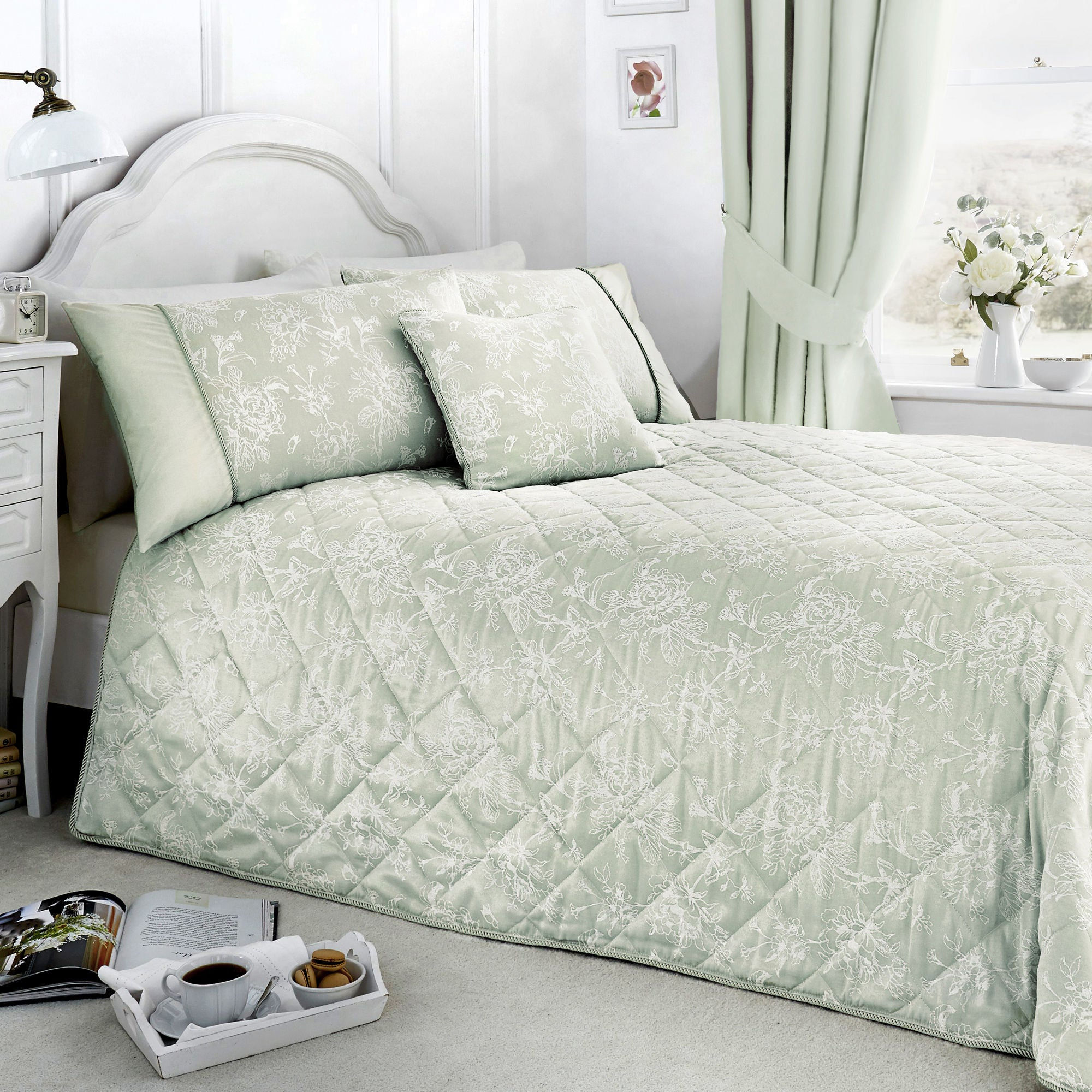 Dreams & Drapes - Jasmine - Bedspread - Green - 220cm x 240cm