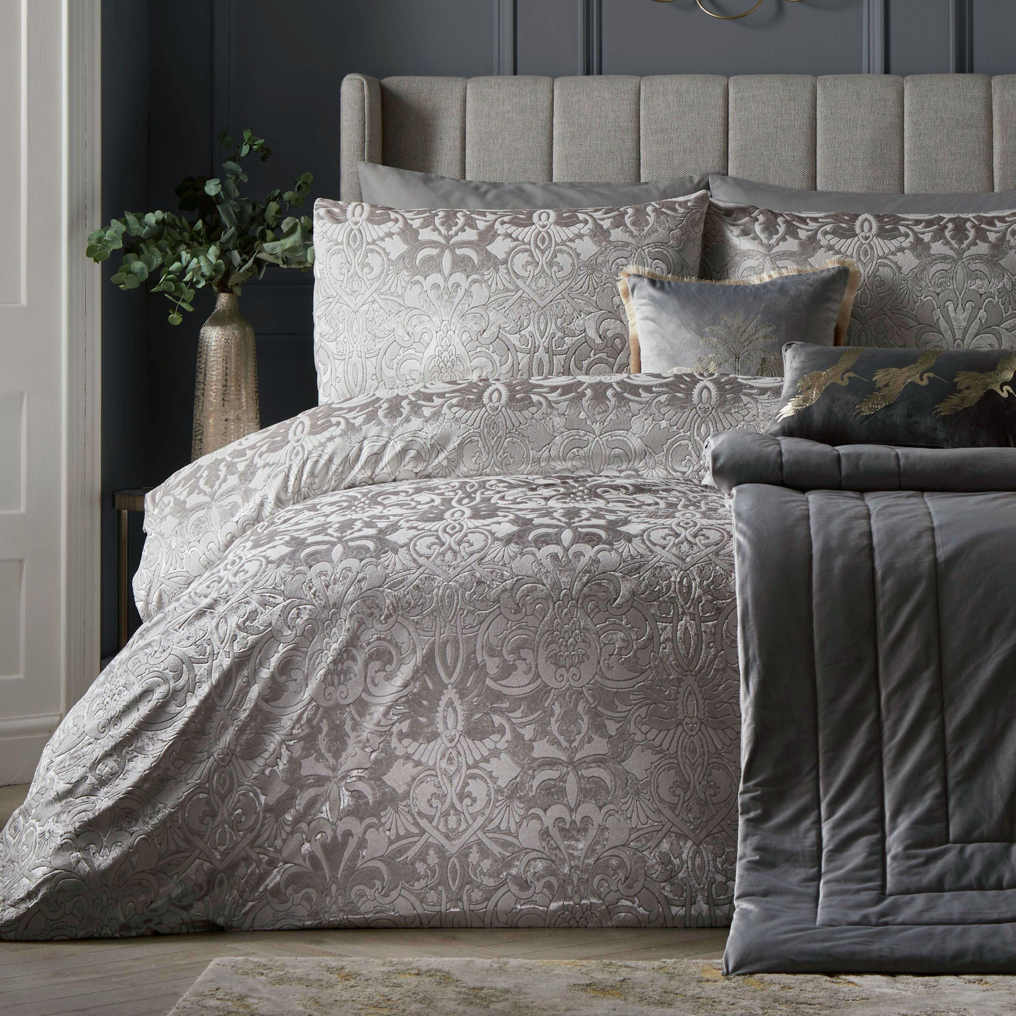 Laurence Llewelyn-Bowen - Firenza - Duvet Cover Set - Silver - Double