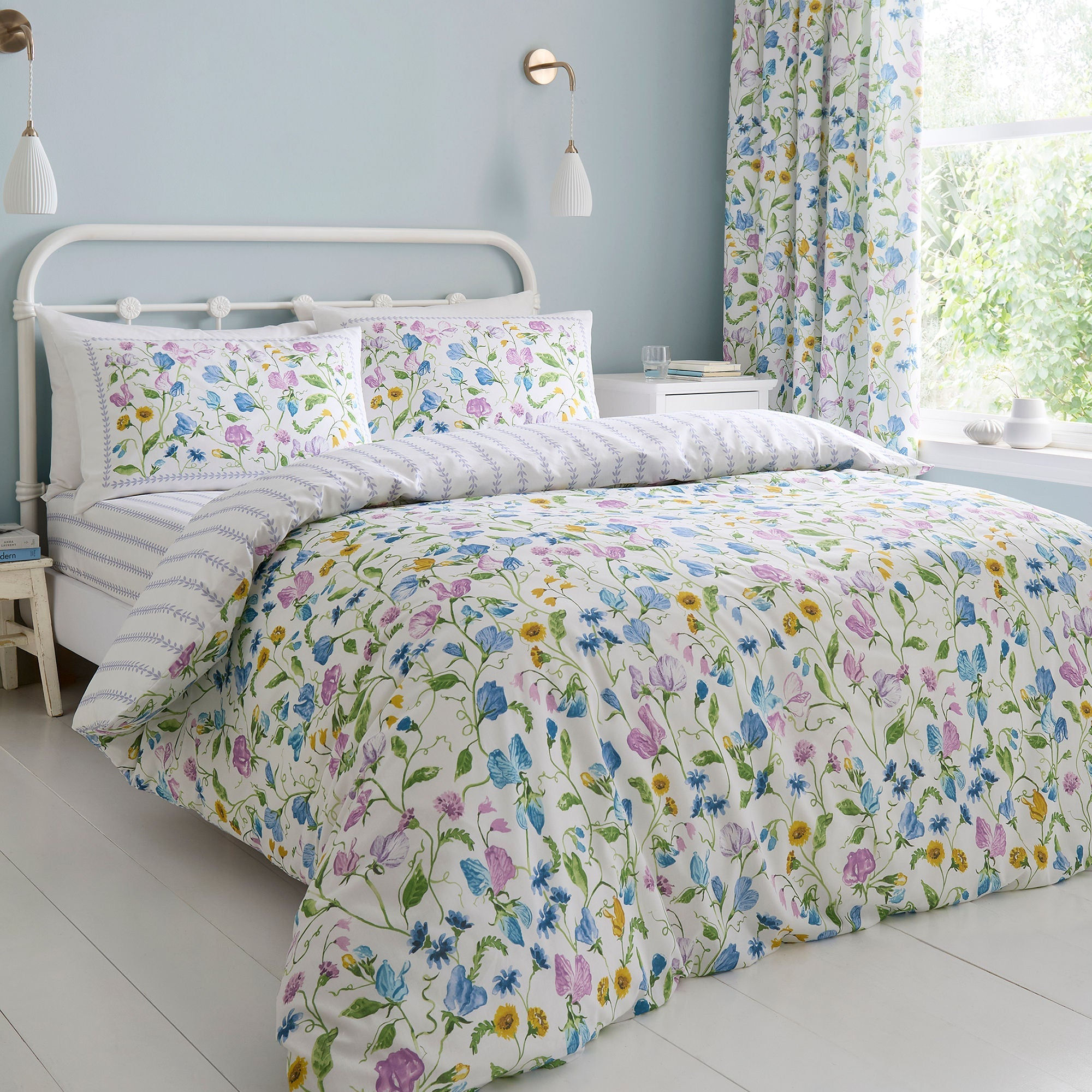 Dreams & Drapes - Sweetpea Floral - Duvet Cover Set - Lilac