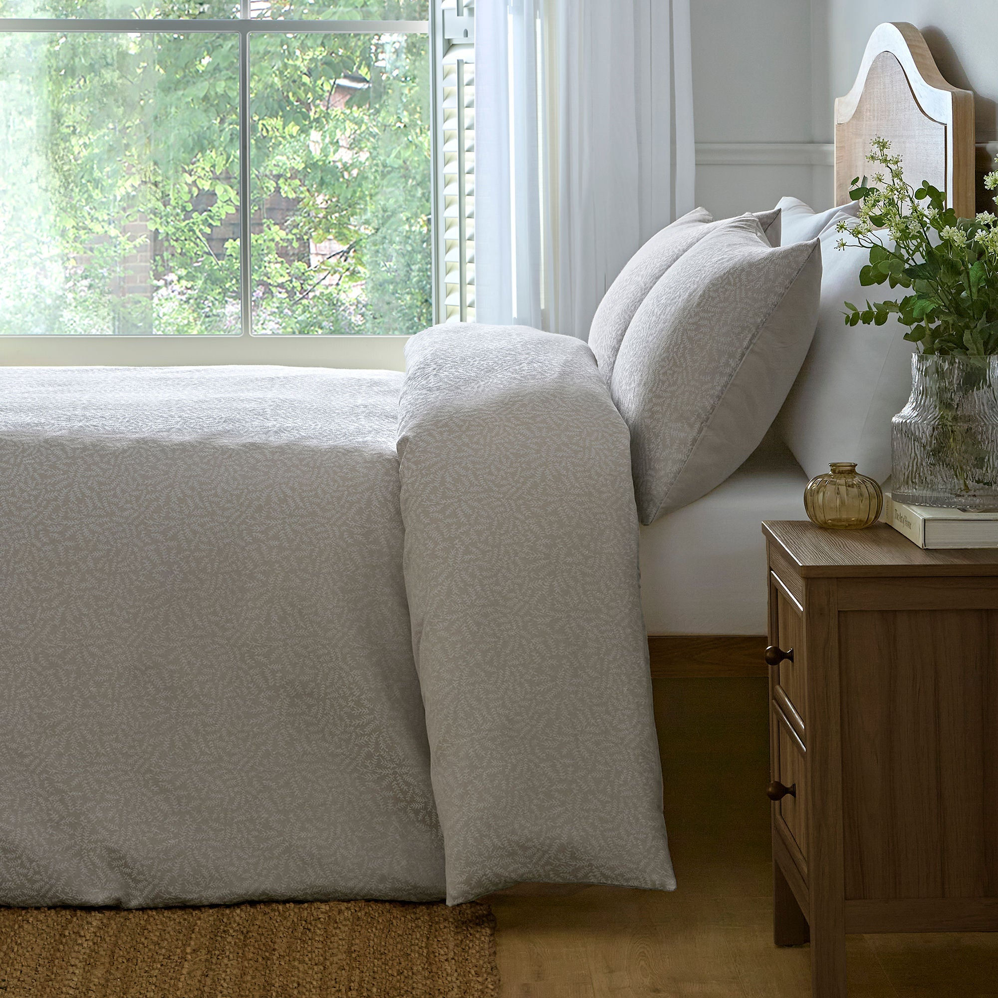 Dreams & Drapes - Ditsy Leaf Jacquard - Duvet Cover Set - Natural