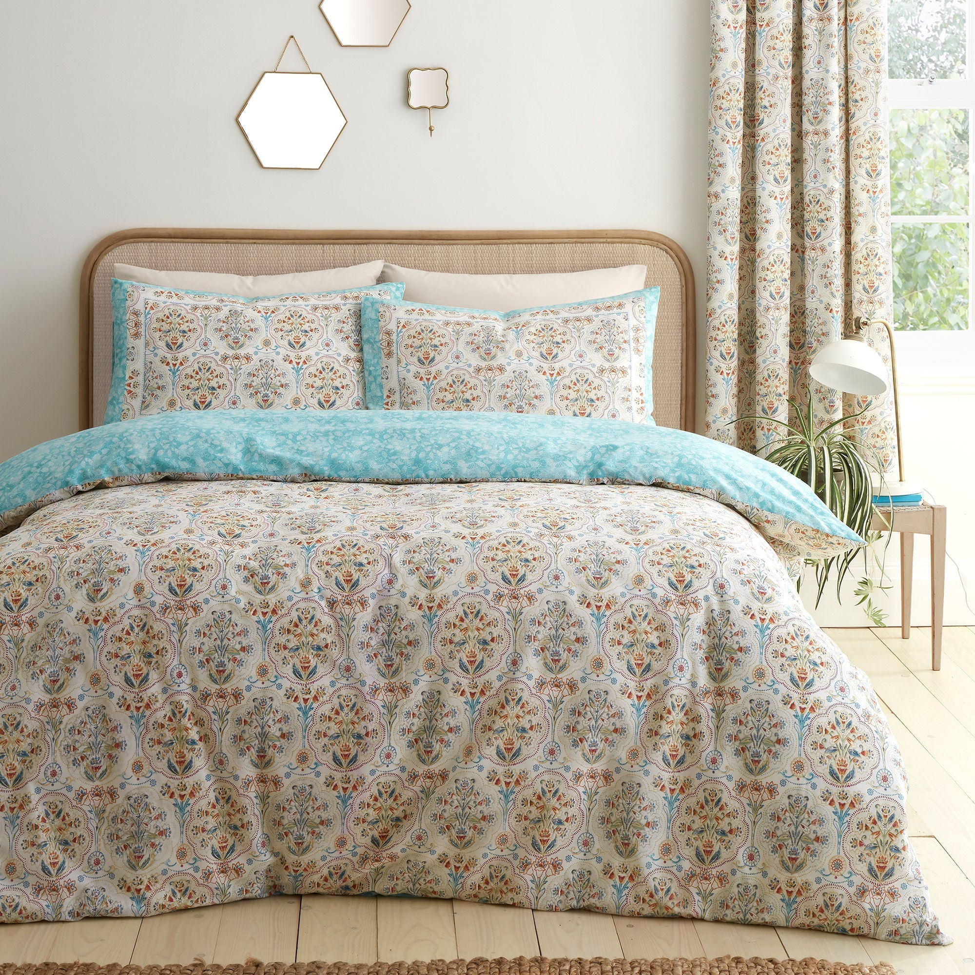 Dreams & Drapes - Edena Decorative Floral - Duvet Cover Set - Natural - King