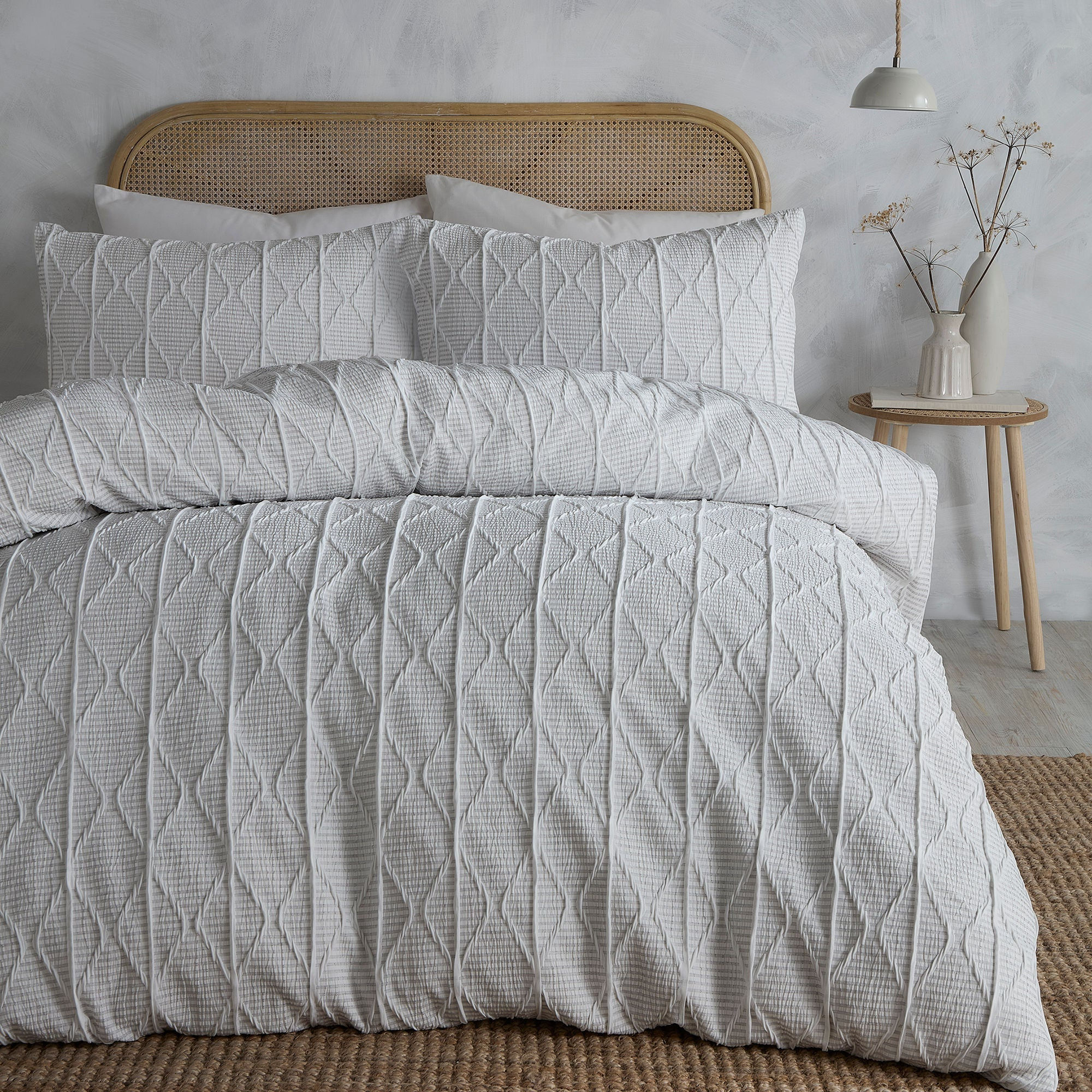 Serene - Crinkle Stripe - Duvet Cover Set - White - King
