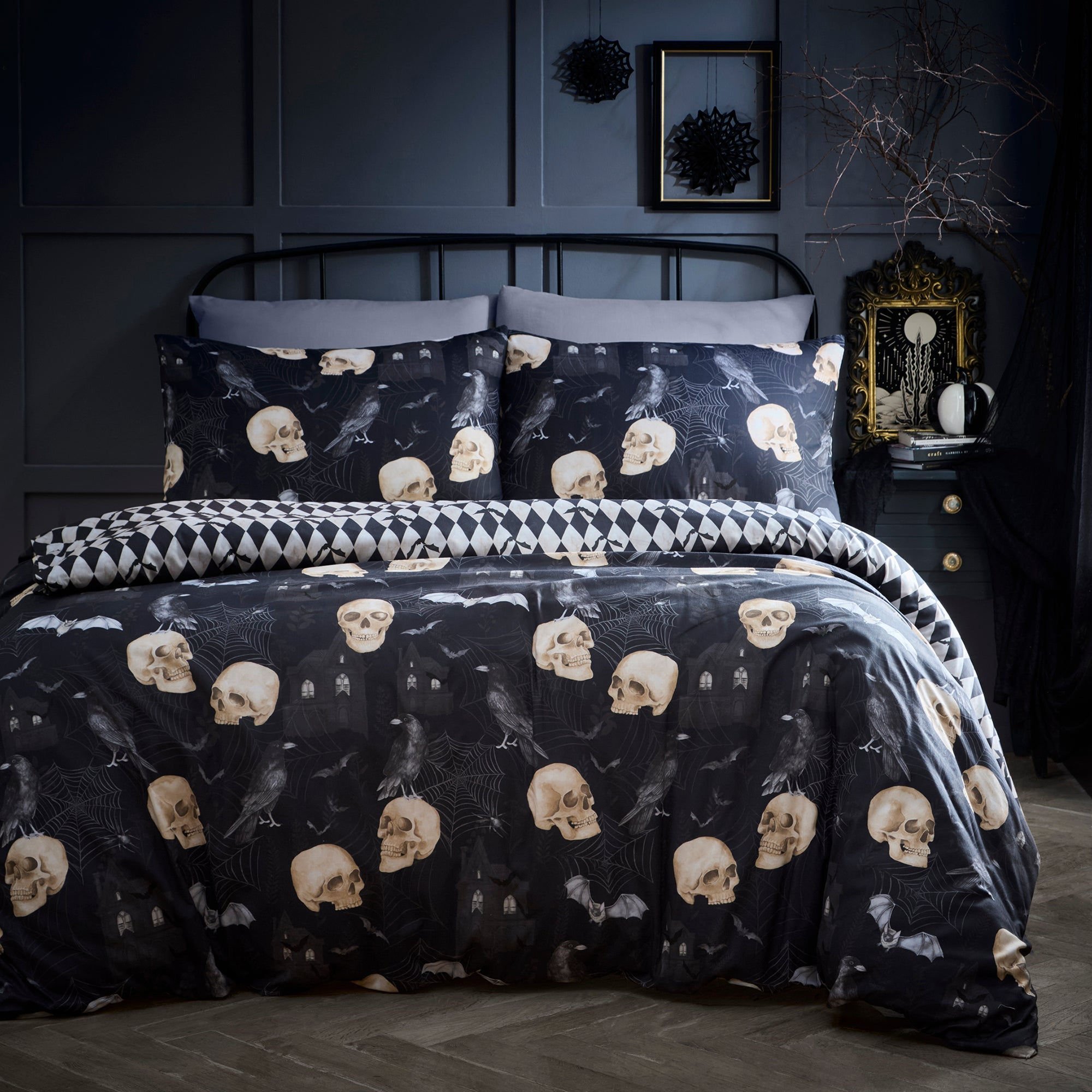 Fusion - Gothic Skulls - Duvet Cover Set - Black - King